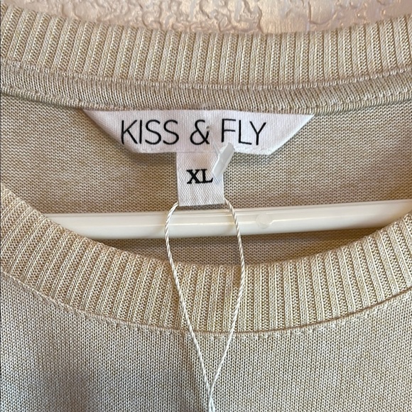 Cream Graphic 3/4 Sleeve Tunic Top - Picture 3 of 9